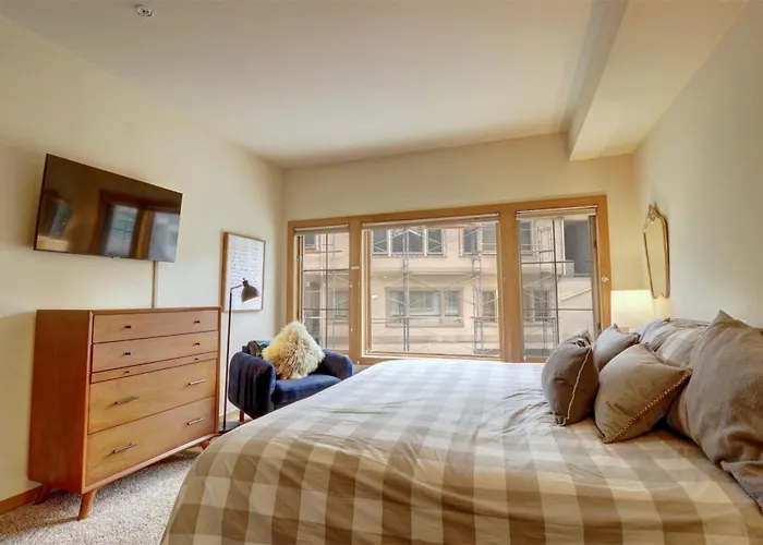 4 Bedrooms