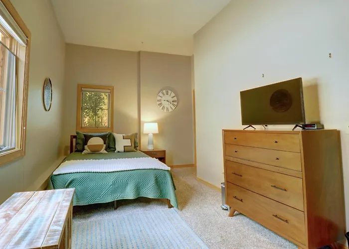 4 Bedrooms * Copper Mountain